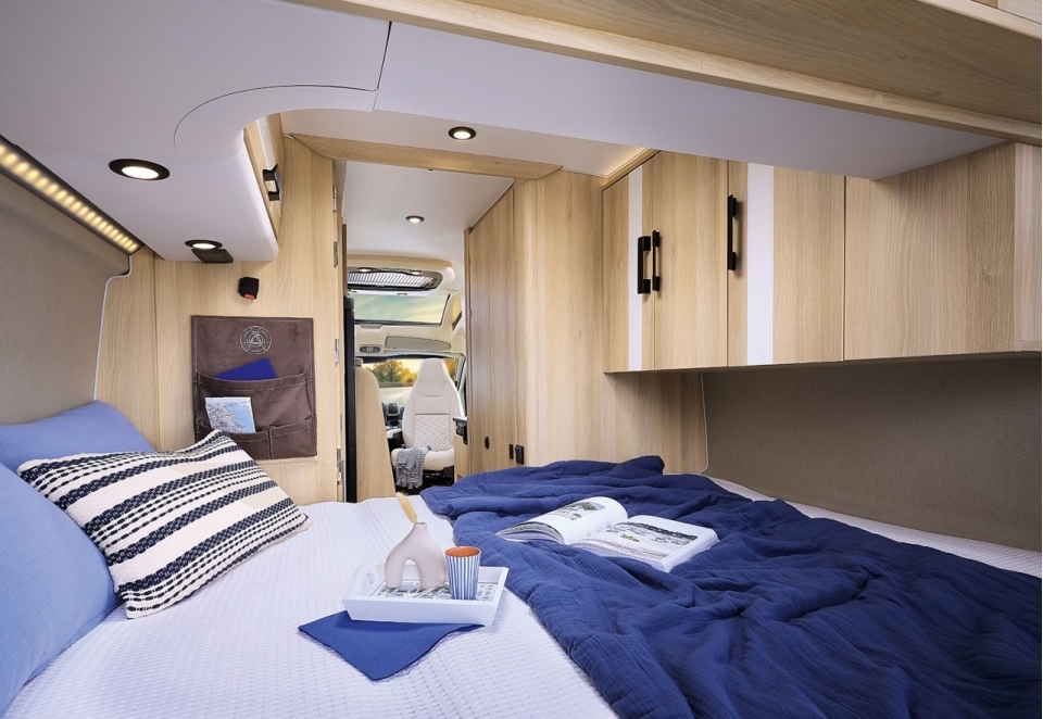 3 - le Magellan 643 Saphir Gamme Magellan