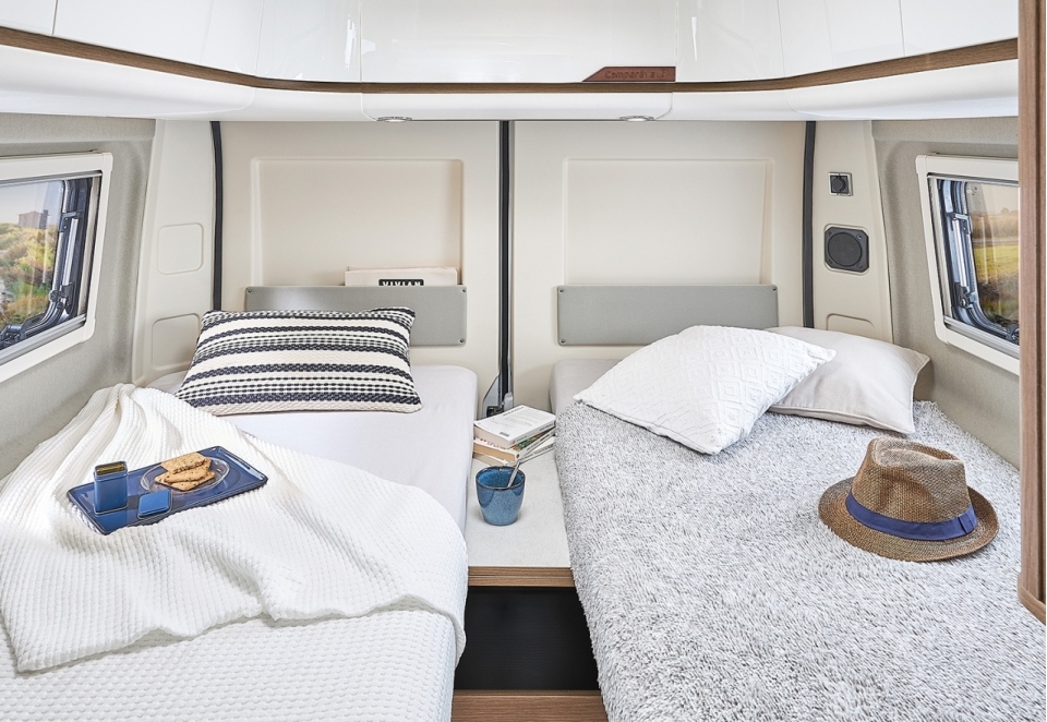 1 - le Magellan 746 Saphir Gamme Magellan